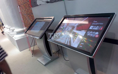 利用交互透明展示柜打造个性化贵金属展示方案 触控科技赋能高端体验